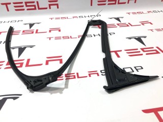 Уплотнитель стойки B наружной, ориг. номер 1032152-00-D, Tesla Model X 2015-2021