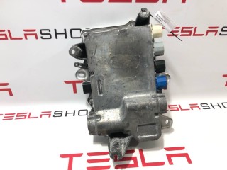 Джаншен бокс передний, ориг. номер 1049678-00-H, Tesla Model X 2015-2021