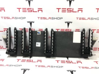 Панель пола 2-го ряда (3сидения), ориг. номер 1089755-00-A, 1089756-00-A, Tesla Model X 2015-2021