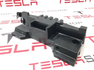 Кронштейн напольный 2-го ряда сидений, ориг. номер 1132785-00-A, Tesla Model X 2015-2021