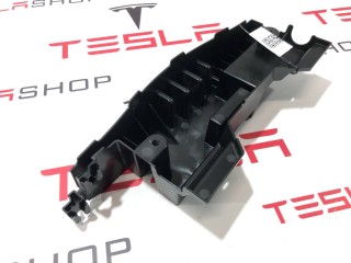 Кронштейн напольный 2-го ряда сидений, ориг. номер 1132786-00-A, Tesla Model X 2015-2021