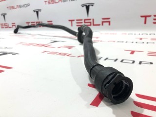 Трубопровод охлаждения мотора заднего правый, ориг. номер 1130668-00-B, Tesla Model X 2015-2021