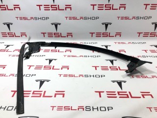 Уплотнитель стекла внутренний двери, ориг. номер 1618419-00-C, Tesla Model X рест 2021-2026