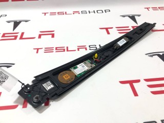 Накладка стойки B, наружная, ориг. номер 1069104-00-D, 161425000E, 161973590E, Tesla Model X рест 2021-2026