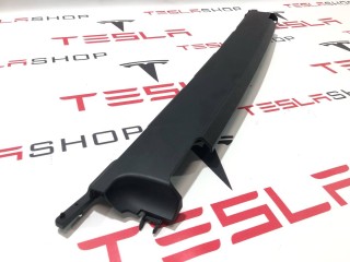 Накладка проема подъемной задней двери, ориг. номер 1105132-00-E, Tesla Model X 2015-2021