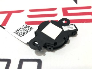 прочая запчасть, ориг. номер 1003550-00-A, 1054113-00-A, Tesla Model S 2012-2016