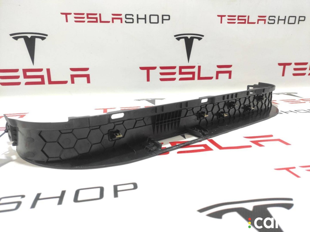 Накладка проема подъемной задней двери Tesla Model X рест 2021-2026, 1060050-00-E, фото 3
