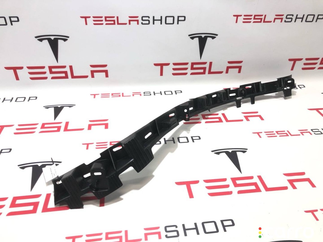 1079765-00-C, 1079765-00-B Кронштейн накладки, стойки C Tesla Model X рест 2022г. - фото №2