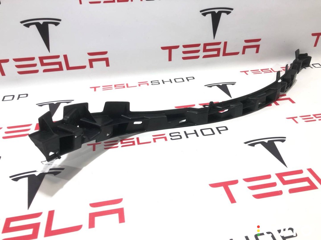 1079765-00-C, 1079765-00-B Кронштейн накладки, стойки C Tesla Model X рест 2022г. - фото №3