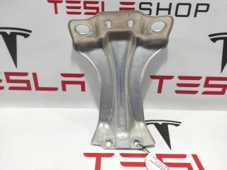 Кронштейн крепления стеклоочистителя, ориг. номер 1609326-00-D, Tesla Model X рест 2021-2026