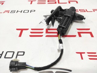 Привод открытия двери, ориг. номер 1501095-00-C, Tesla Model X рест 2021-2026