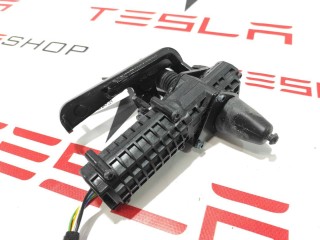 Привод открытия двери, ориг. номер 1501095-00-C, Tesla Model X рест 2021-2026