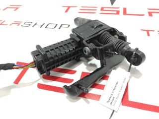Привод открытия двери, ориг. номер 1501095-00-C, Tesla Model X рест 2021-2026