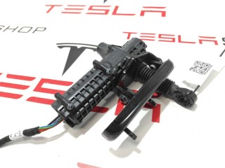 Привод открытия двери, ориг. номер 1501096-00-C, Tesla Model X рест 2021-2026