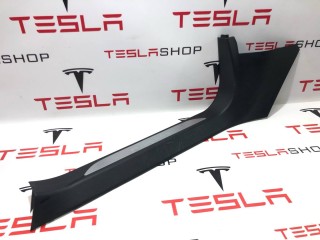 Накладка стойки А, ориг. номер 1030393-00-C, Tesla Model S 2016-2021