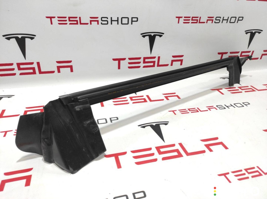 Уплотнитель стекла внутренний двери Tesla Model 3 2017-2021, 1090503-00-F, фото 1