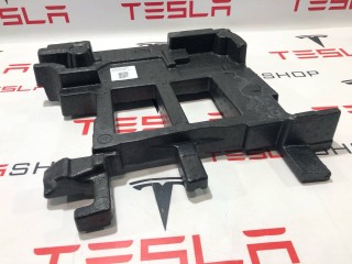 Панель заполнения пустот (2-й ряд), ориг. номер 1626523-00-B, Tesla Model X рест 2021-2026