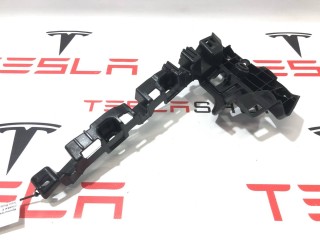 Кронштейн накладки, стойки C, ориг. номер 1056079-98-I, Tesla Model X рест 2021-2026