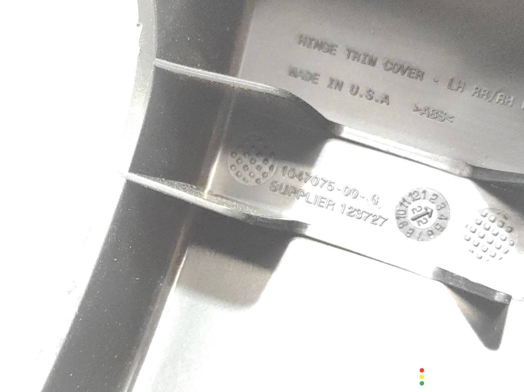 Накладка петли подъемной задней двери Tesla Model X рест 2021-2026, 1047075-00-G, фото 4