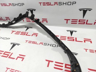 Накладка проема подъемной задней двери, ориг. номер 1105126-00-E, Tesla Model X рест 2021-2026