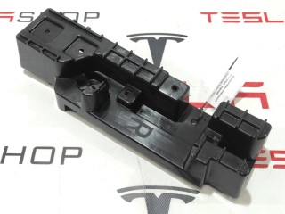 Кронштейн напольный 2-го ряда сидений, ориг. номер 1632502-00-A, Tesla Model X рест 2021-2026
