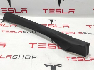 Накладка декоративная обшивки двери, ориг. номер 1009305-02-E, Tesla Model S 2016-2021