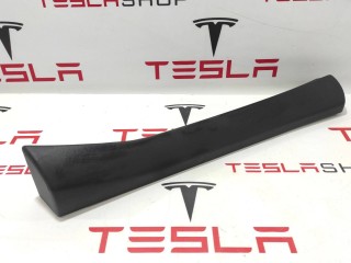 Накладка декоративная обшивки двери, ориг. номер 1009434-02-E, Tesla Model S 2016-2021