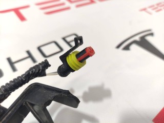 Фишка (разъем) электропроводка подкапотная, ориг. номер 1032438-03-B, Tesla Model X 2015-2021