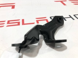 Кронштейн амортизатора капота (шаровый), ориг. номер 1089587-00-C, Tesla Model 3 2017-2021