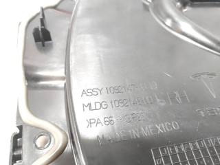 Накладка внутренняя двери, ориг. номер 1092147-00-D, Tesla Model 3 2017-2021