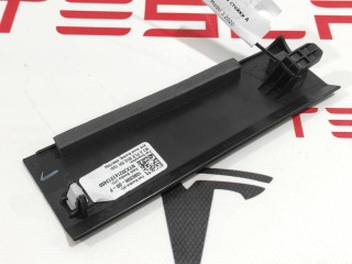 Накладка стойки А, ориг. номер 1086306-00-F, Tesla Model 3 2017-2021