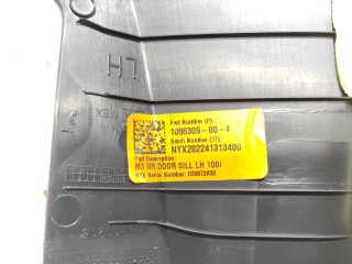 Накладка стойки С, ориг. номер 1086309-00-F, Tesla Model 3 2017-2021