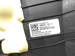 Накладка стойки С, ориг. номер 1086312-00-F, Tesla Model 3 2017-2021