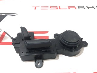 прочая запчасть, ориг. номер 1067689-00-C, Tesla Model S 2012-2016