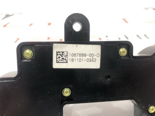 прочая запчасть, ориг. номер 1067689-00-C, Tesla Model X 2015-2021