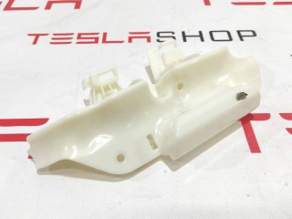 Кронштейн накладки, стойки В, ориг. номер 1103776-00-L, Tesla Model 3 2017-2021