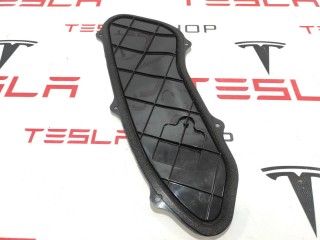 Накладка внутренняя двери, ориг. номер 1067943-00-A, Tesla Model S 2016-2021