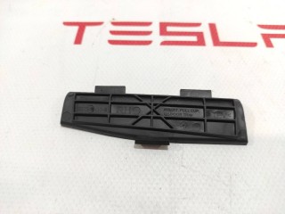 прочая запчасть, ориг. номер 1007941-00-B, Tesla Model S 2012-2016