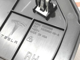 Накладка боковая торпеды, ориг. номер 1028360-00-A, 1002325-00-E, Tesla Model S 2016-2021