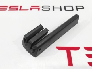 Заглушка салазки сиденья, ориг. номер 1031675-00-A, 1008387-00-C, Tesla Model S 2016-2021