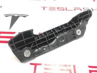 Кронштейн накладки, стойки В, ориг. номер 1114749-00-B, Tesla Model S 2016-2021