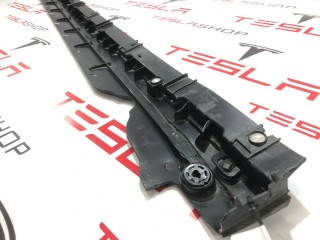 Накладка порога рокерной панели, ориг. номер 1497741-00-B, 149764900B, Tesla Model Y 2020-2026