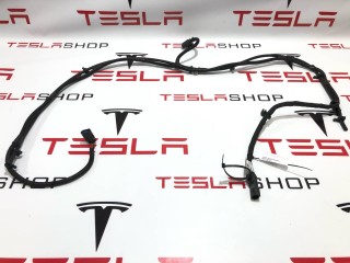 прочая запчасть, ориг. номер 1025202-00-C, Tesla Model S 2012-2016