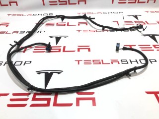 прочая запчасть, ориг. номер 1025202-00-C, Tesla Model S 2012-2016