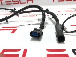 прочая запчасть, ориг. номер 1025202-00-C, Tesla Model S 2012-2016