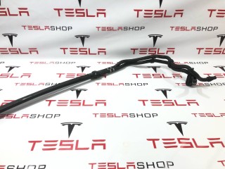 Шланг системы охлаждения - трубопровод порога, ориг. номер 1065887-00-D, Tesla Model S 2016-2021