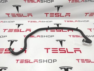 Шланг системы охлаждения насос - чарджер, ориг. номер 1065387-00-C, Tesla Model S 2016-2021