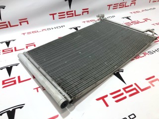 Радиатор кондиционера (передний), ориг. номер 1048499-00-B, Tesla Model X 2015-2021
