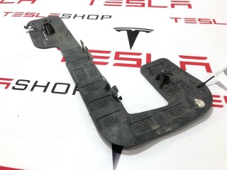 Кронштейн крепления фары противотуманной правой, ориг. номер 1493748-00-A, Tesla Model Y 2020-2026