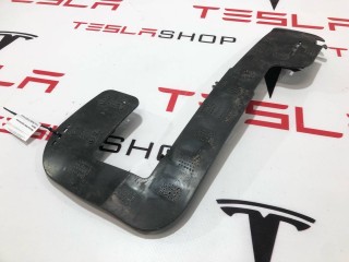 Кронштейн крепления фары противотуманной правой, ориг. номер 1493748-00-A, Tesla Model Y 2020-2026